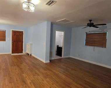 17451 Southside Court - Photo Thumbnail 7