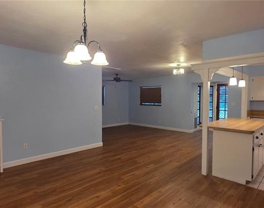 17451 Southside Court - Photo Thumbnail 2
