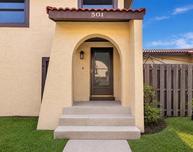 501 Hunter Circle - Photo Thumbnail 3