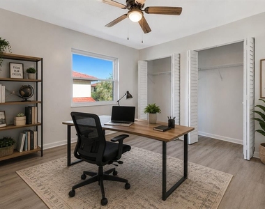 501 Hunter Circle - Photo Thumbnail 26