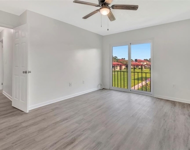 501 Hunter Circle - Photo Thumbnail 21