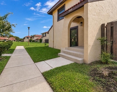 501 Hunter Circle - Photo Thumbnail 2