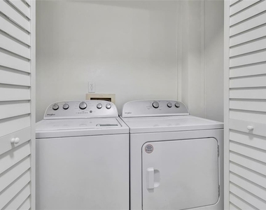 501 Hunter Circle - Photo Thumbnail 30