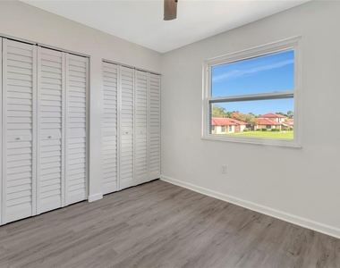 501 Hunter Circle - Photo Thumbnail 27