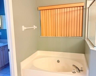 12 Fallen Oak Lane - Photo Thumbnail 20