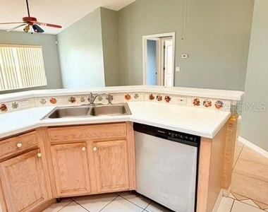 12 Fallen Oak Lane - Photo Thumbnail 25
