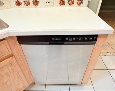 12 Fallen Oak Lane - Photo Thumbnail 18