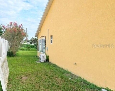 12 Fallen Oak Lane - Photo Thumbnail 6