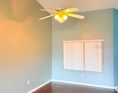 12 Fallen Oak Lane - Photo Thumbnail 9