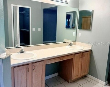 12 Fallen Oak Lane - Photo Thumbnail 24