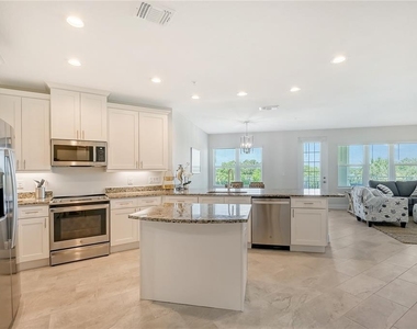 7930 34th Avenue W - Photo Thumbnail 3