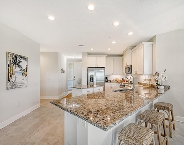 7930 34th Avenue W - Photo Thumbnail 5