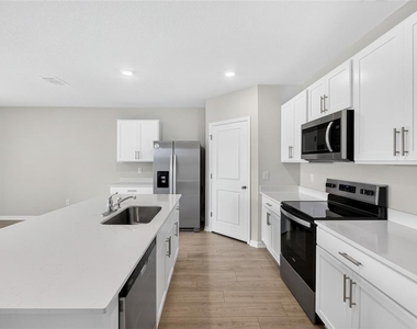 10924 Rabbit Grove Trail - Photo Thumbnail 7