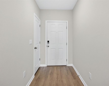 10924 Rabbit Grove Trail - Photo Thumbnail 4