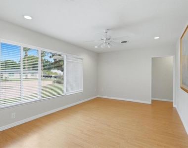 2151 Euclid Terrace - Photo Thumbnail 7