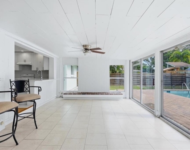 2151 Euclid Terrace - Photo Thumbnail 14