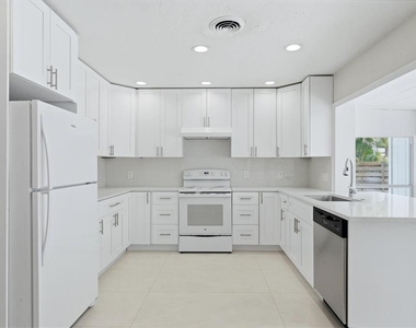 2151 Euclid Terrace - Photo Thumbnail 4