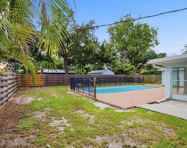 2151 Euclid Terrace - Photo Thumbnail 32