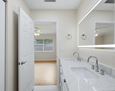 2151 Euclid Terrace - Photo Thumbnail 19