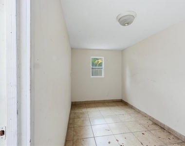 2151 Euclid Terrace - Photo Thumbnail 30