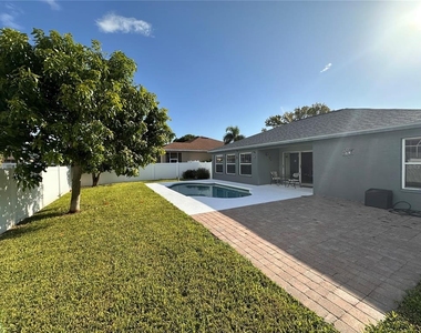 5010 44th Street W - Photo Thumbnail 4