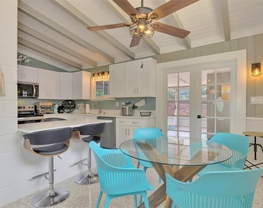 4626 Gleason Avenue - Photo Thumbnail 12