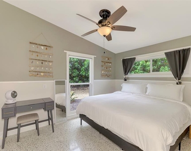 4626 Gleason Avenue - Photo Thumbnail 24