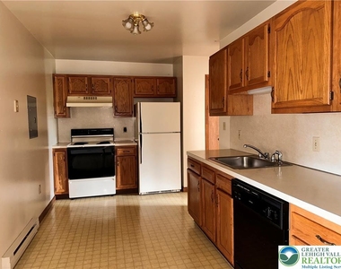 55 Lehigh Street - Photo Thumbnail 6