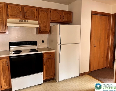 55 Lehigh Street - Photo Thumbnail 8