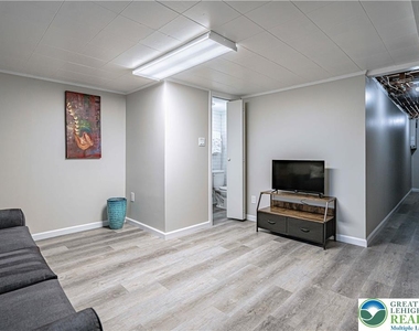 757 Benton Street - Photo Thumbnail 12