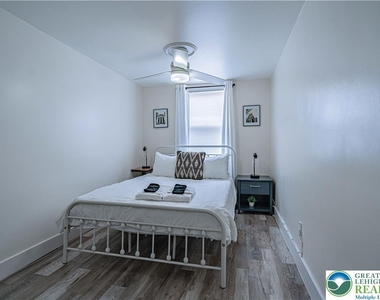 757 Benton Street - Photo Thumbnail 10