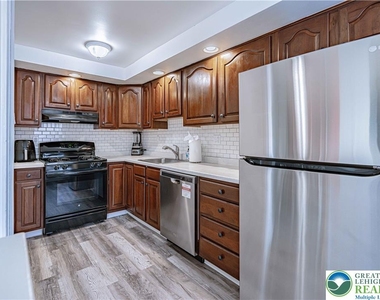 757 Benton Street - Photo Thumbnail 5