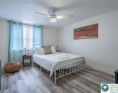 757 Benton Street - Photo Thumbnail 9