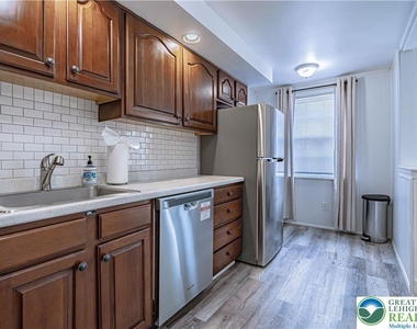 757 Benton Street - Photo Thumbnail 6