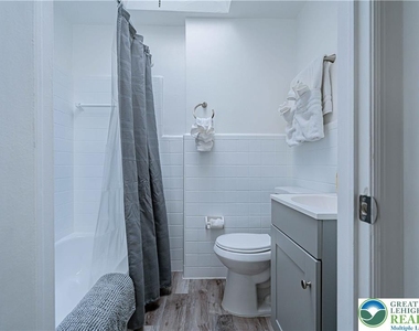 757 Benton Street - Photo Thumbnail 8
