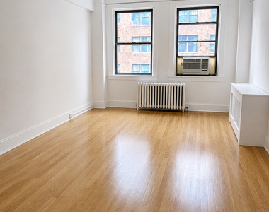 East 39th Street - Photo Thumbnail 1