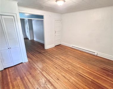 1049 W Tilghman Street - Photo Thumbnail 4