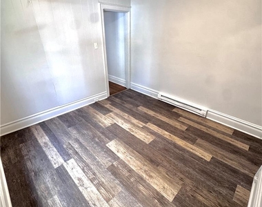 1049 W Tilghman Street - Photo Thumbnail 8