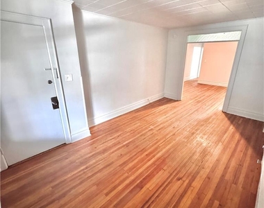 1049 W Tilghman Street - Photo Thumbnail 1