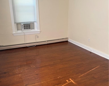1180 S Krocks Road - Photo Thumbnail 6