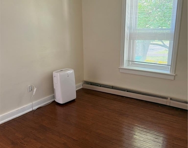 1180 S Krocks Road - Photo Thumbnail 3