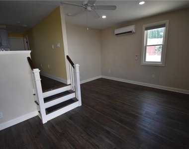435 Ferry Street - Photo Thumbnail 2