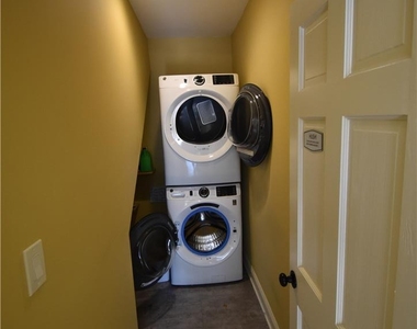 435 Ferry Street - Photo Thumbnail 6