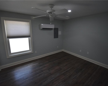435 Ferry Street - Photo Thumbnail 5