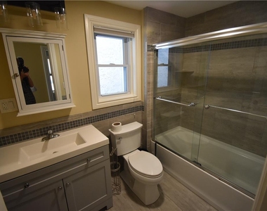 435 Ferry Street - Photo Thumbnail 4