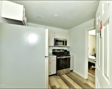 6806 Alameda Avenue - Photo Thumbnail 3