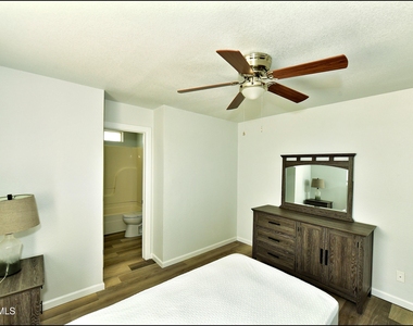 6806 Alameda Avenue - Photo Thumbnail 11