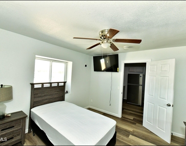 6806 Alameda Avenue - Photo Thumbnail 16
