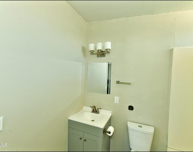 6806 Alameda Avenue - Photo Thumbnail 18