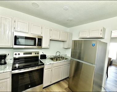 6806 Alameda Avenue - Photo Thumbnail 9